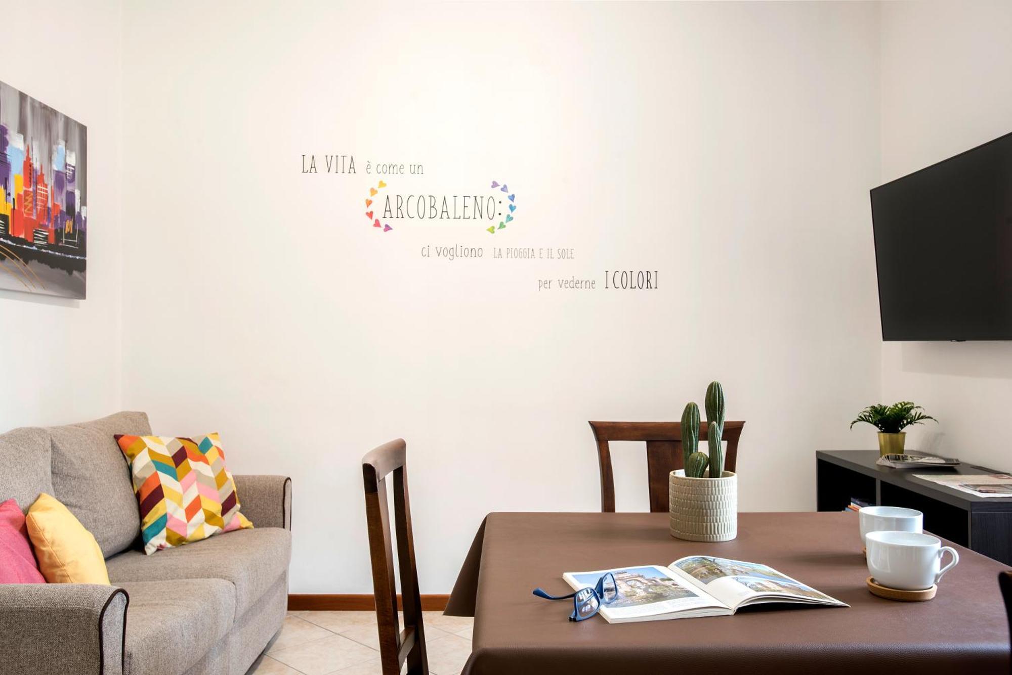 Stylish & Cozy - 5 Star Location- Balcony - View * Roma